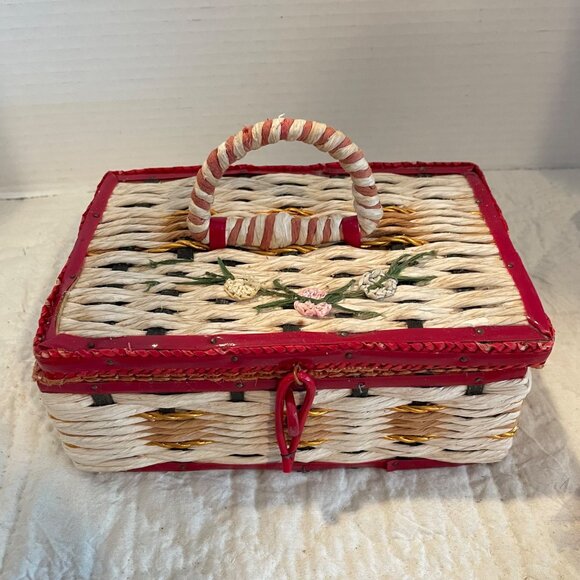 Unique Vintage Sewing Box with some Sewing Notions - Picture 5 of 15